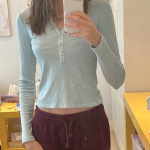 Aritzia button blue long sleeve. Super soft size small. Tags still on